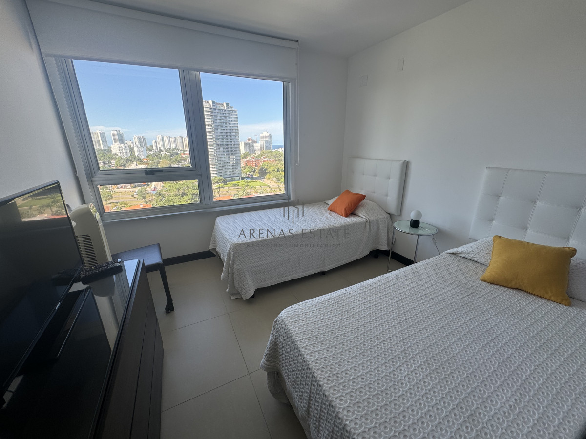 Apartamento ID.3597 - Apartamento de 3 dormitorios en venta en Punta del Este