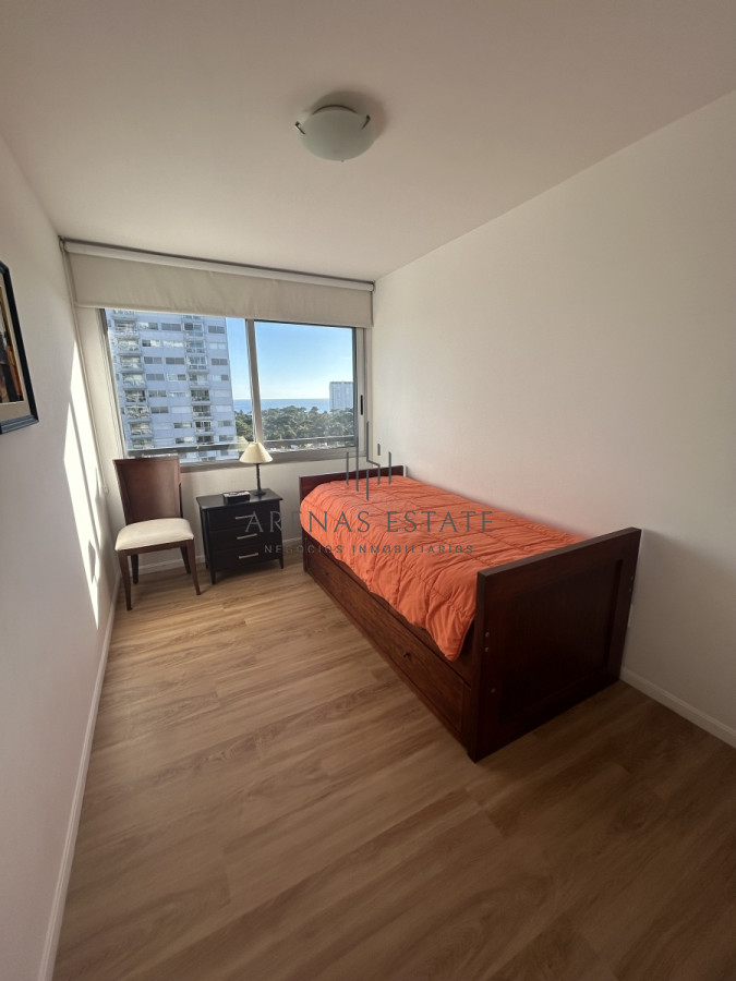 Apartamento ID.2403 - Apartamento en venta de dos dormitorios Ubicado en Roosevelt Punta del Este 