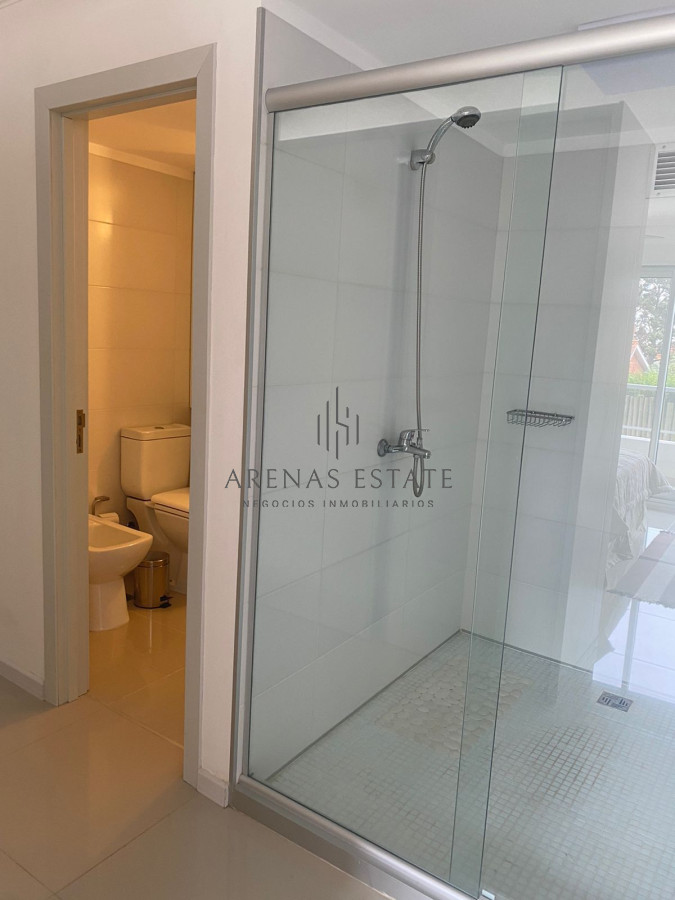 Apartamento ID.2279 - Apartamento en venta de 3 dormitorios en venta en Punta del Este