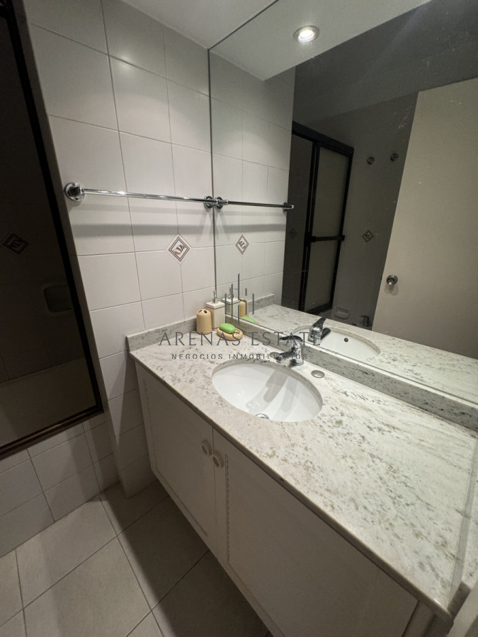 Apartamento ID.3563 - Apartamento en venta de 3 dormitorios en primera linea de la Brava , Punta del Este 