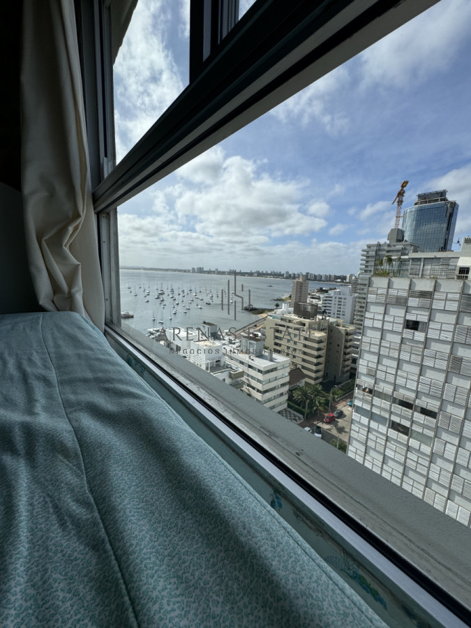 Apartamento ID.3560 - Apartamento de 3 dormitorios en venta en Punta del Este 