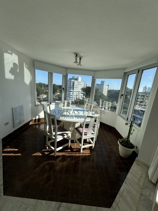 Apartamento ID.2880 - Apartamento en venta de 3 dormitorios en Zona Roosevelt,  Punta del Este 