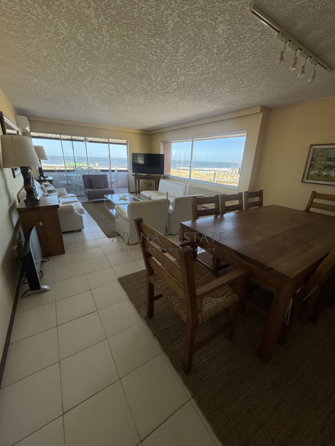 Apartamento ID.4122 - Apartamento en venta en primera linea de playa Brava Punta del Este 