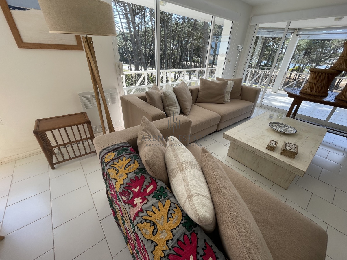 Apartamento ID.1612 - apartamento de dos dormitorios y servicio en zona Brava, Punta del Este