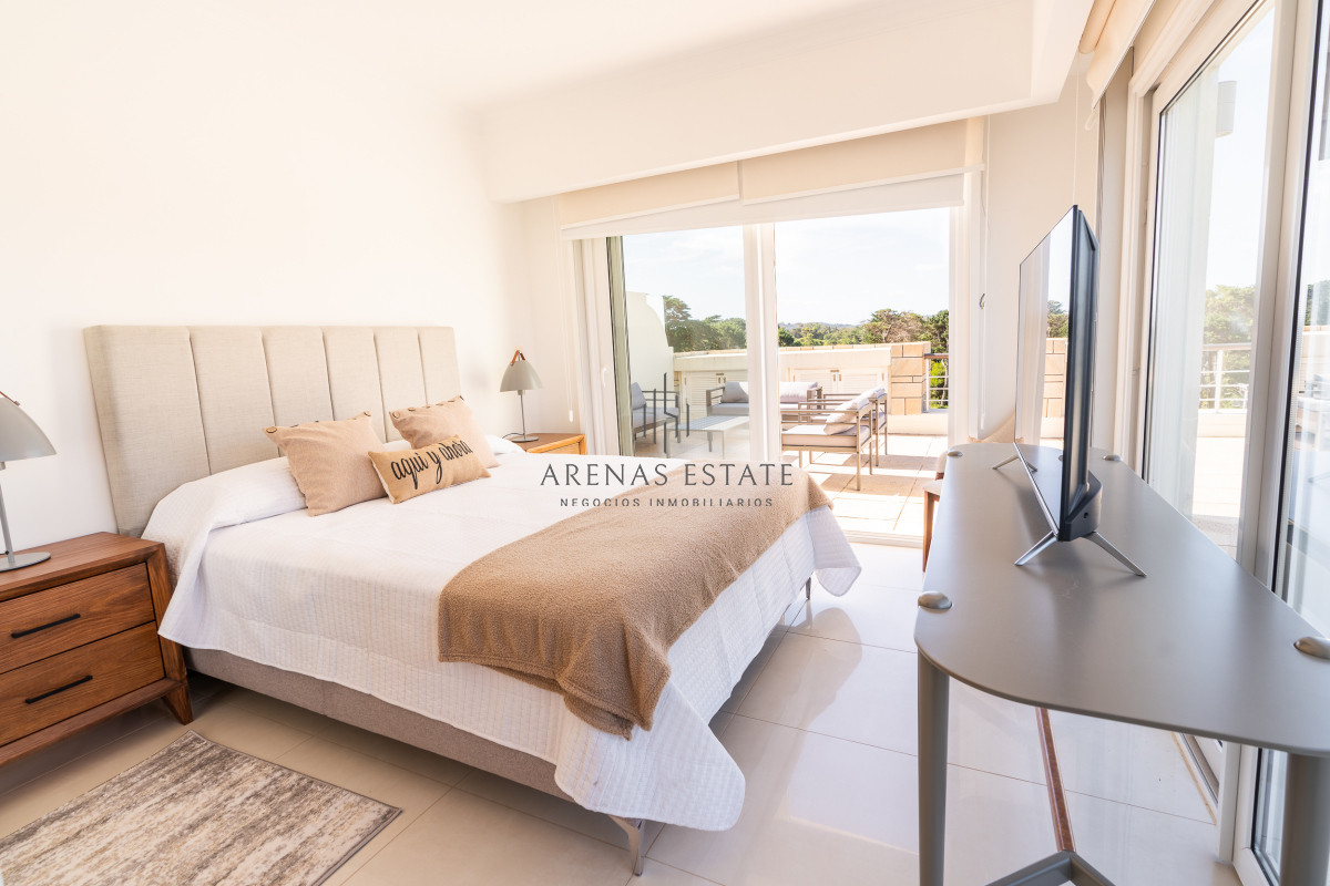 Apartamento ID.3881 - Exclusivo Penthouse en venta en primera linea de la Mansa , Punta del Este