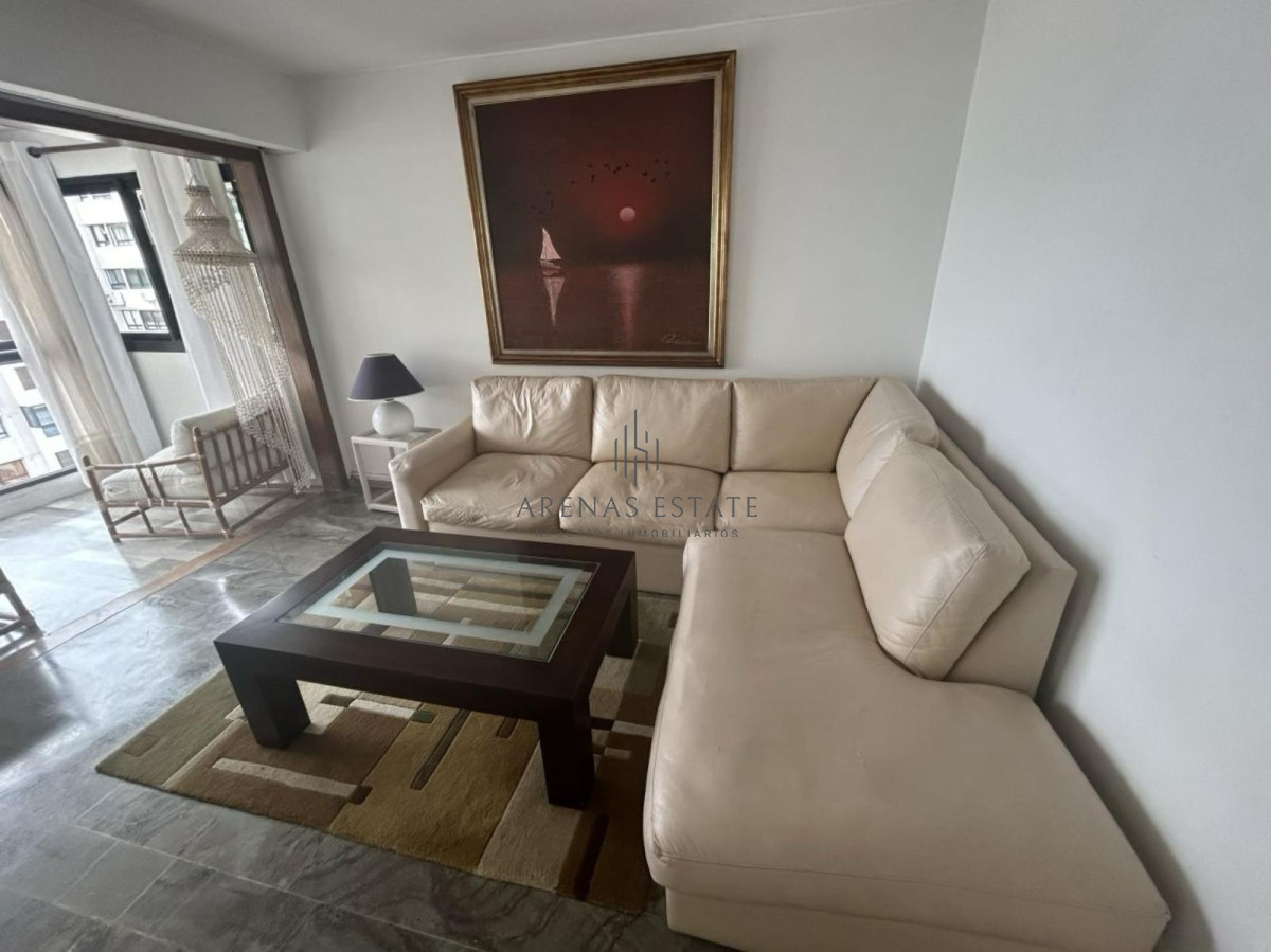 Apartamento ID.2232 - Apartamento de 3 dormitorios en venta en Punta del Este 