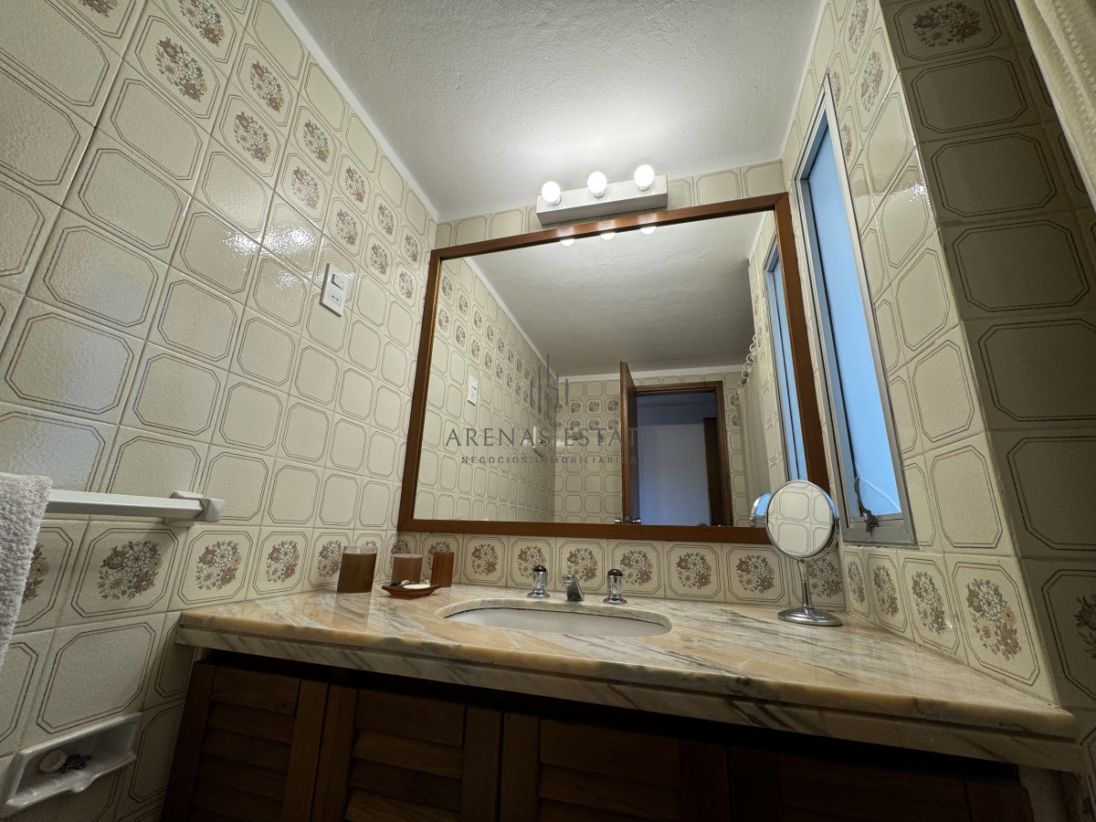 Apartamento ID.2880 - Apartamento en venta de 3 dormitorios en Zona Roosevelt,  Punta del Este 