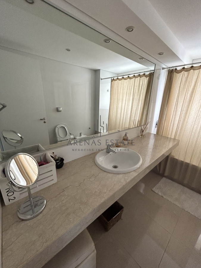 Apartamento ID.2074 - Penthouse en venta en Punta del Este , zona Brava , 3 dormitorios 