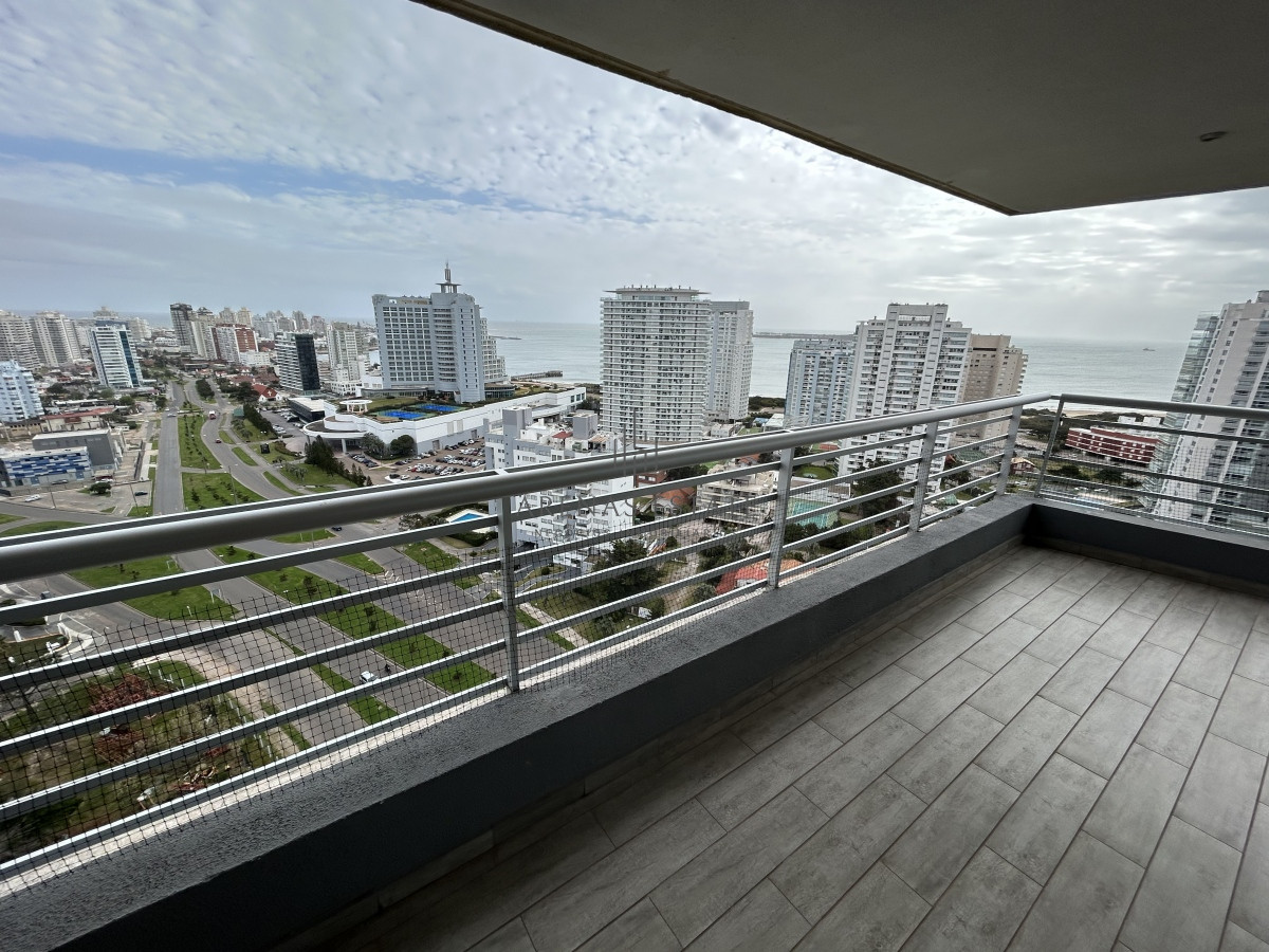 Apartamento ID.1759 - Impresionante apartamento de 3 dormitorios y servicio , Punta del Este