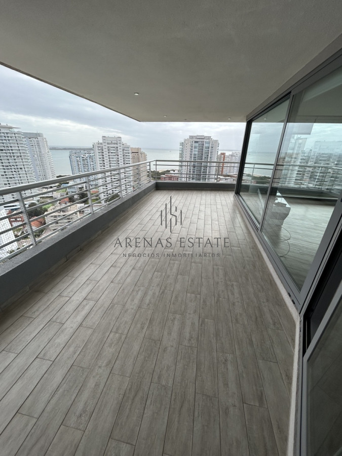 Apartamento ID.1759 - Impresionante apartamento de 3 dormitorios y servicio , Punta del Este