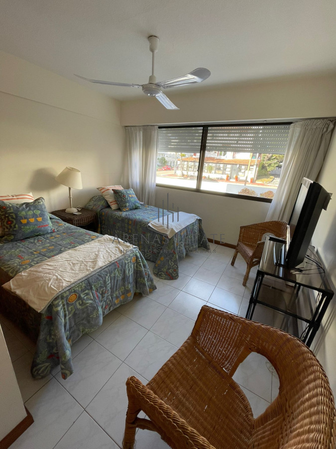 Apartamento ID.141 - Apartamento en venta zona puerto  Punta del este 