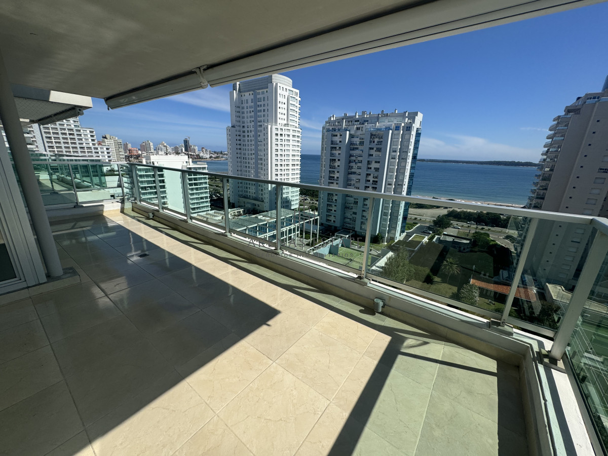 Apartamento ID.3597 - Apartamento de 3 dormitorios en venta en Punta del Este