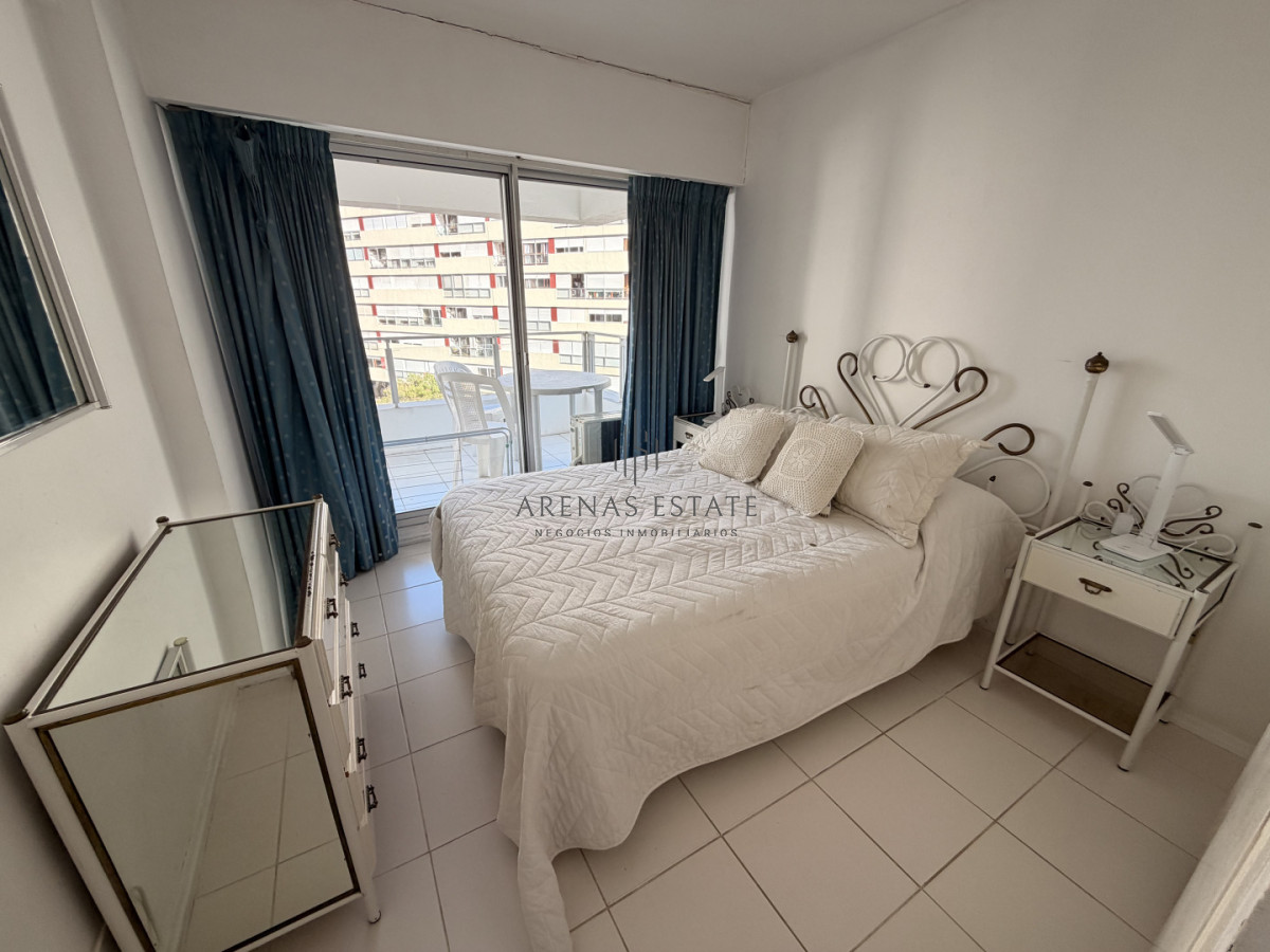 Apartamento ID.2666 - Apartamemento en venta de 1 dormitorio y medio en Punta del Este 