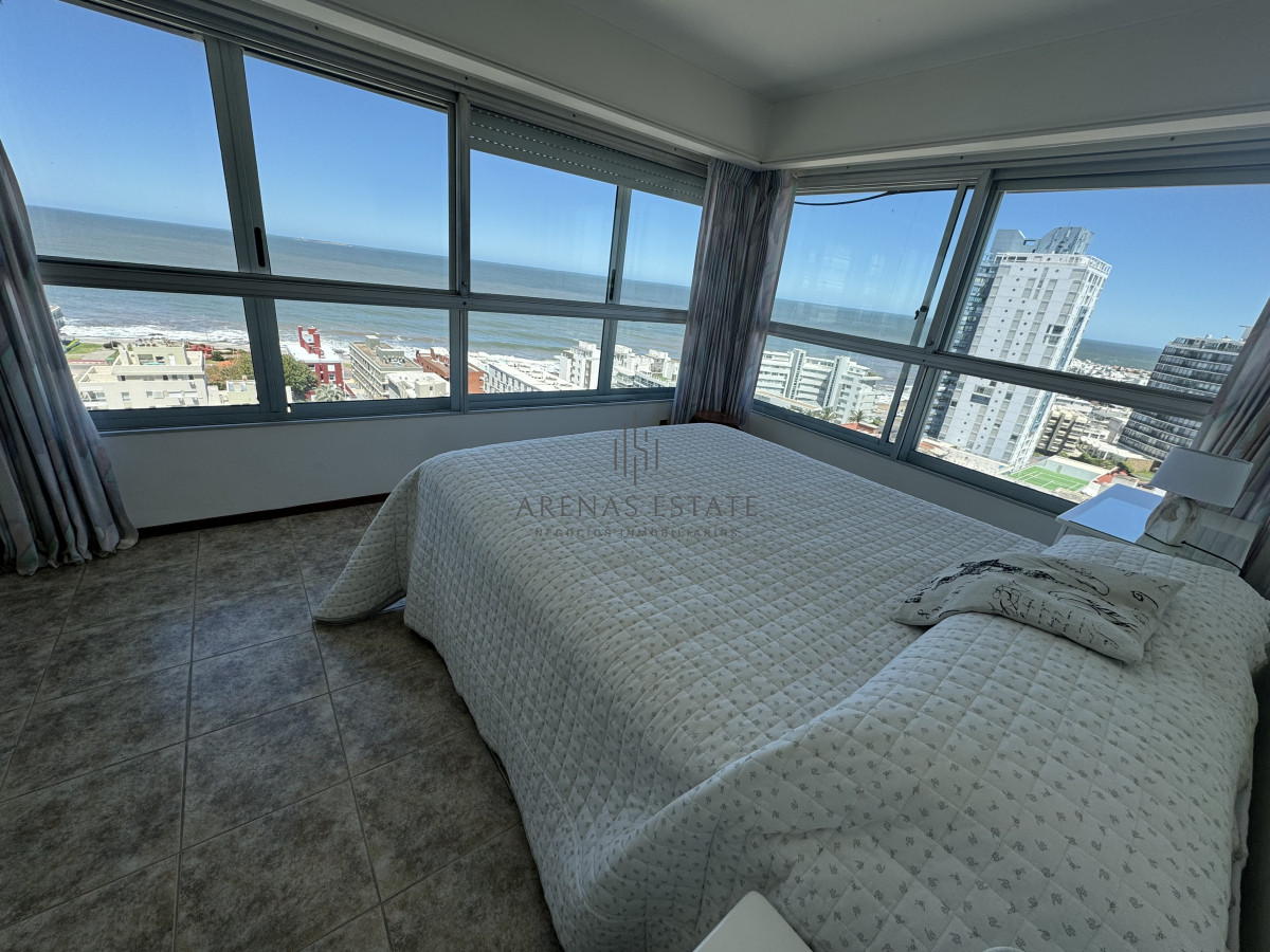Apartamento ID.95 - Apartamento en venta de 3 dormitorios en Península 