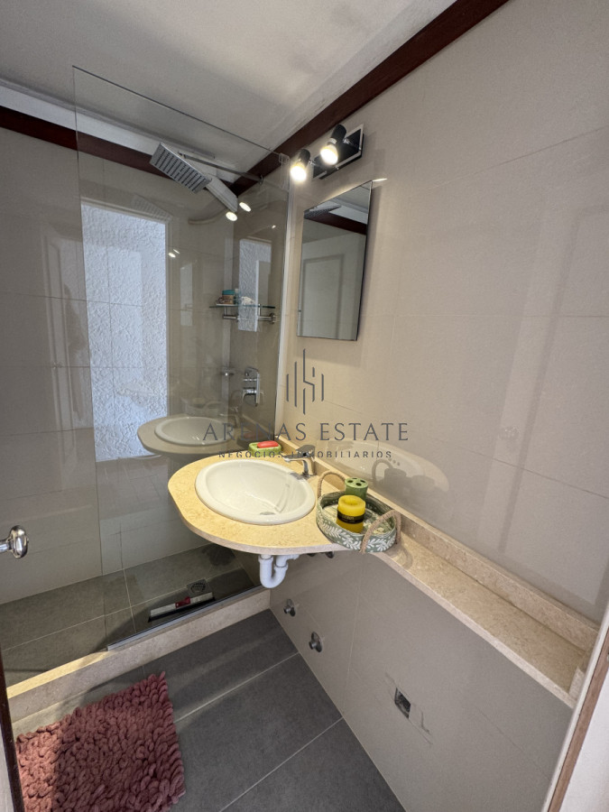 Apartamento ID.3730 - Apartamento en venta de 1 dormitorio en primera linea de Playa Mansa 
