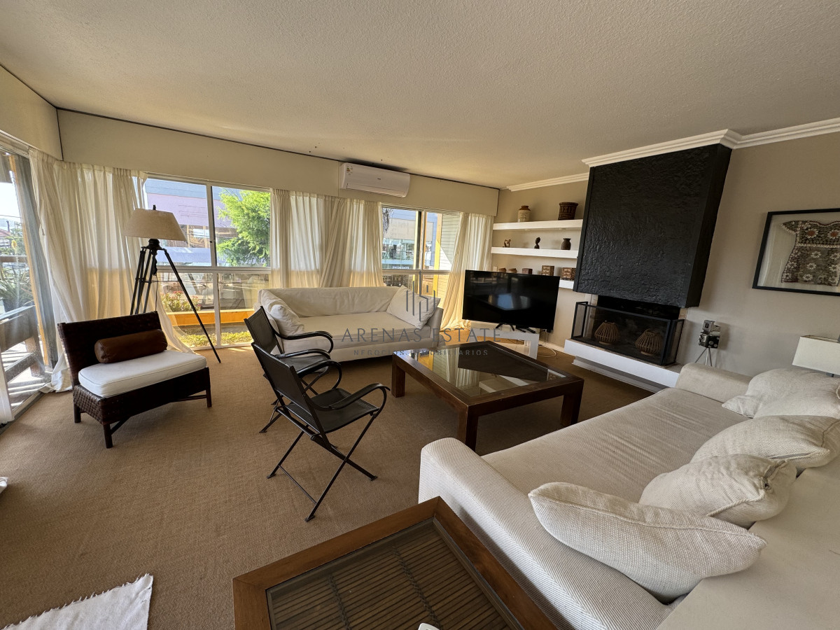 Apartamento ID.3226 - Apartamento en venta de 3 dormitorios en Punta del Este 