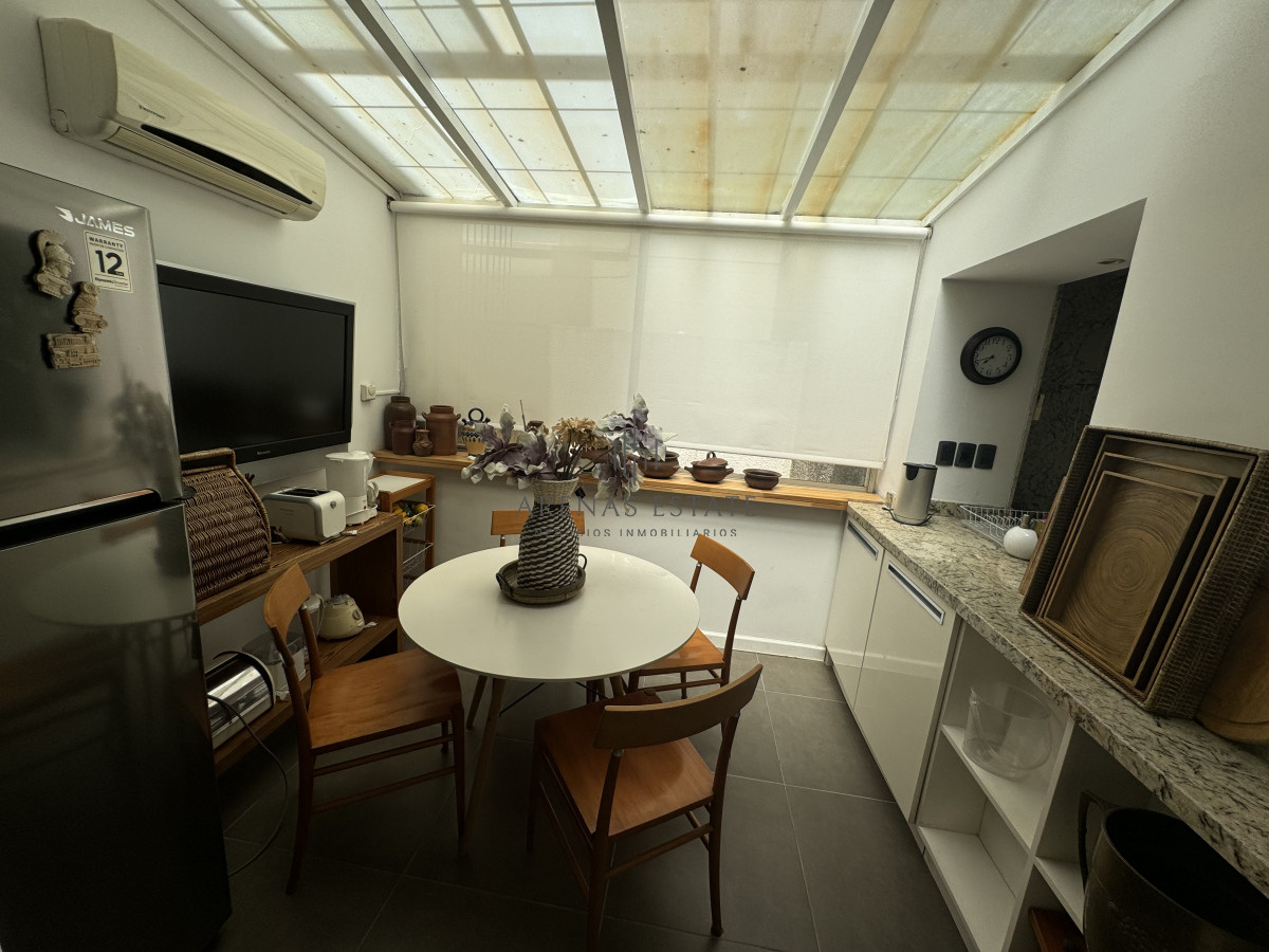 Apartamento ID.3452 - Apartamento de 3 dormitorios y servicio en venta  Punta del Este 