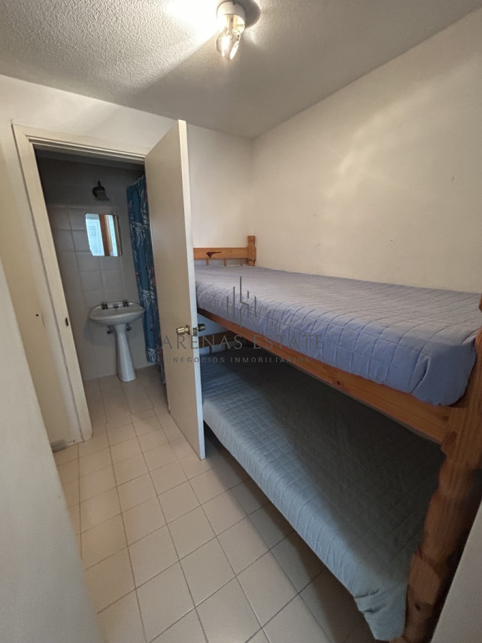 Apartamento ID.1901 - Apartamento de 2 dormitorios sobre chiverta , Punta del Este 