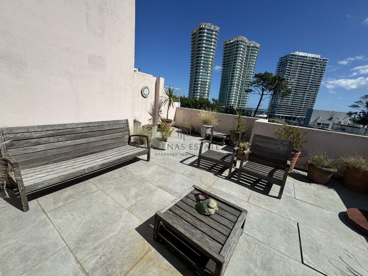 Apartamento ID.3607 - Penthouse  de 3 dormitorios en venta en Punta del Este, zona Mansa 