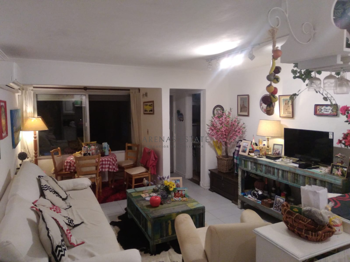 Apartamento ID.2159 - Apartamento en venta de 1 dormitorio en Pinares , Punta del Este 