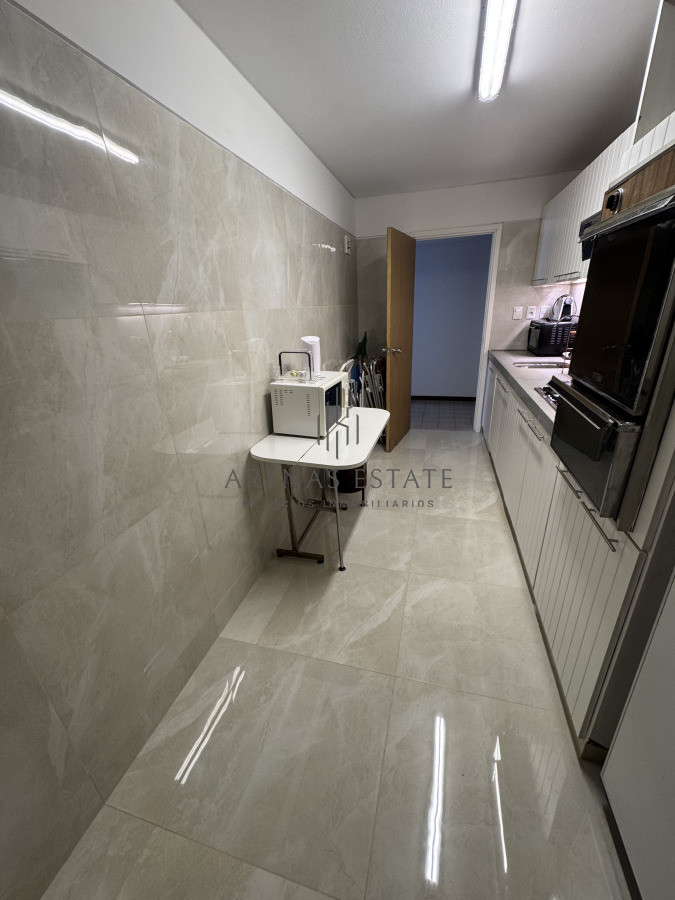 Apartamento ID.4032 - Apartamento de 2 dormitorios en venta en Punta del Este