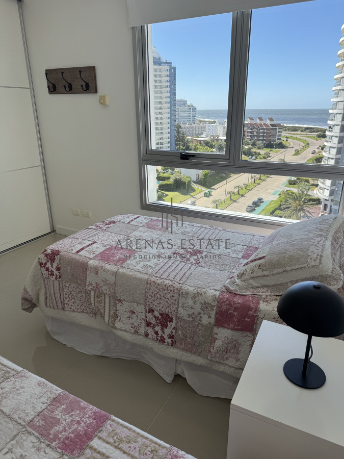 Apartamento ID.4000 - Apartamento de 3 dormitorios en venta en Punta del Este