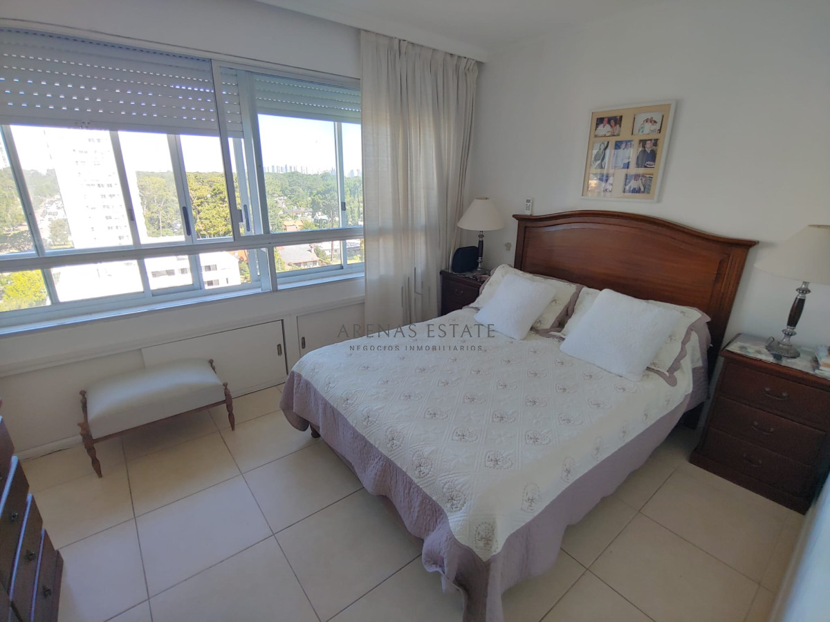 Apartamento ID.2340 - Apartamento en venta de 3 dormitorios en Roosevelt , Punta del Este 