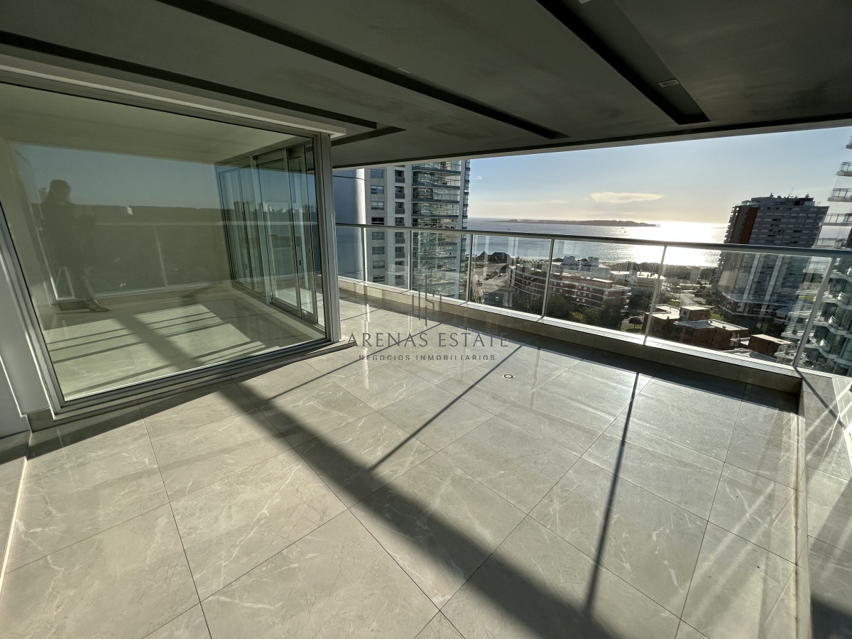 Apartamento ID.1949 - Apartamento de 3 dormitorios y servicio en Punta del este 