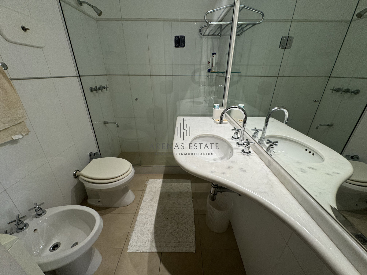 Apartamento ID.3226 - Apartamento en venta de 3 dormitorios en Punta del Este 