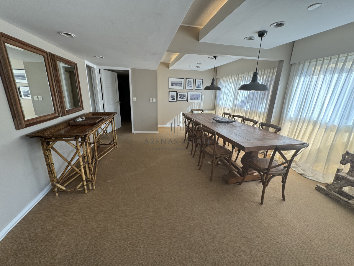 Apartamento ID.3226 - Apartamento en venta de 3 dormitorios en Punta del Este 