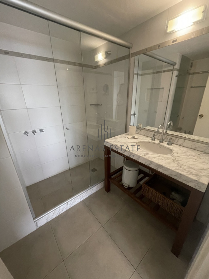 Apartamento ID.1642 - Apartamento en venta  de 3 dormitorios en Punta del Este