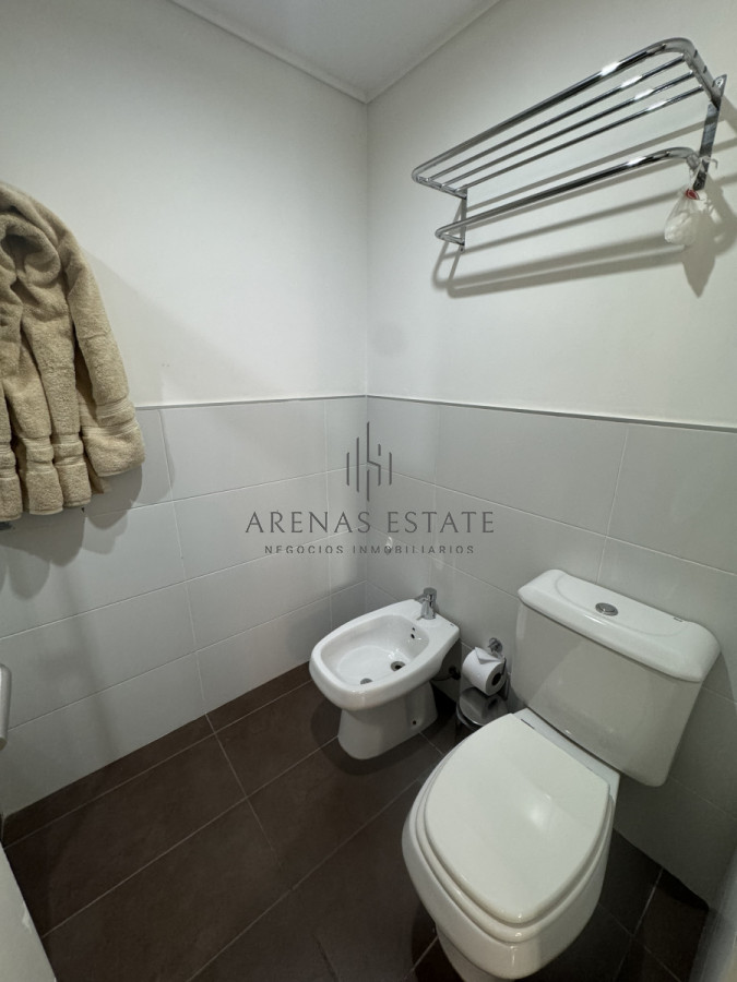 Apartamento ID.3594 - Apartamento en venta de 3 dormitorios , Punta del Este Zona Chiverta 
