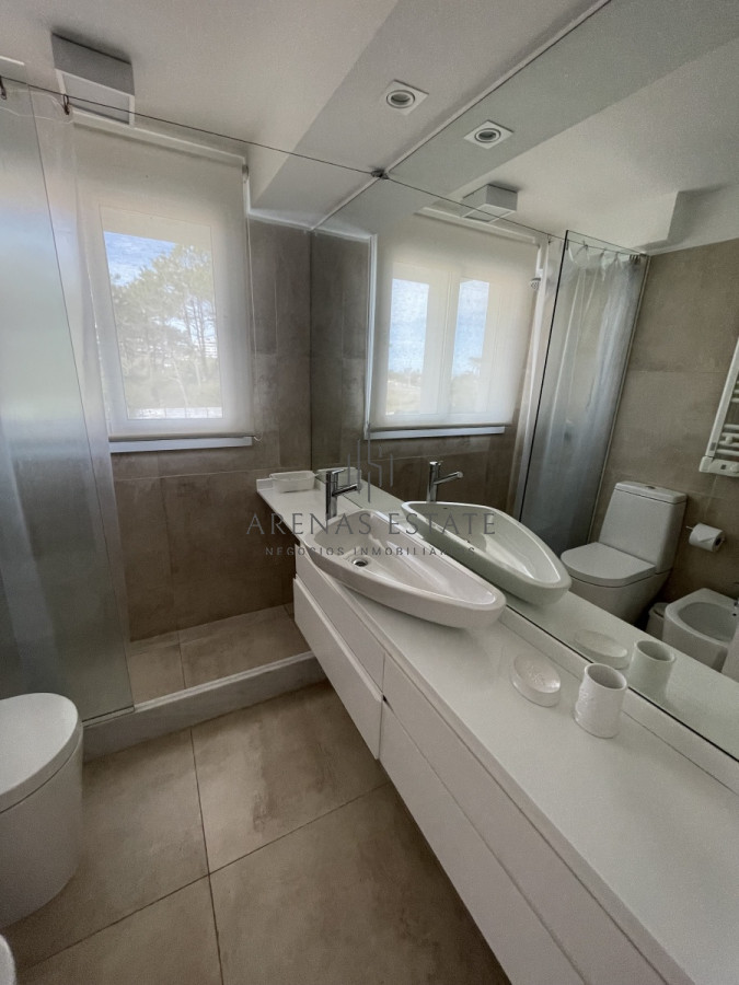 Apartamento ID.1610 - Apartamento de 3 dormitorios con vista al mar , en Brava Punta del Este 