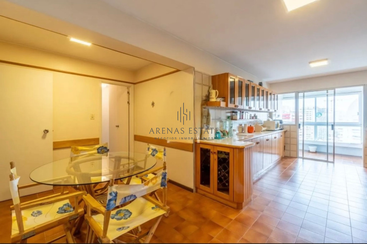 Apartamento ID.4137 - Apartamento en venta en primera linea de la Brava , 3 dormitorios y dependencia 