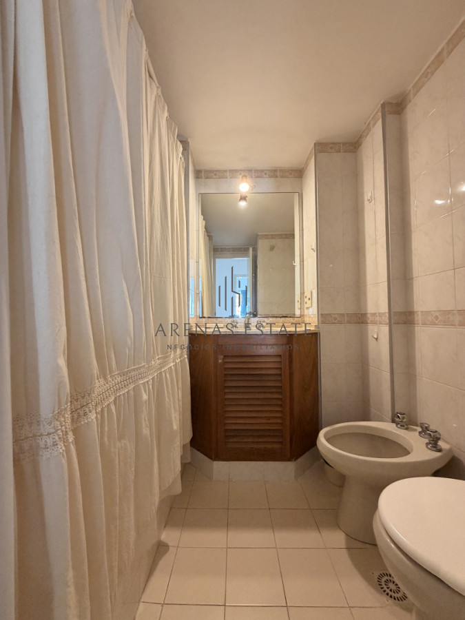 Apartamento ID.2666 - Apartamemento en venta de 1 dormitorio y medio en Punta del Este 