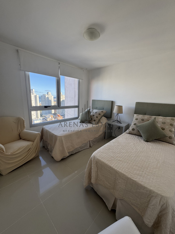 Apartamento ID.3700 - Apartamento de 3 dormitorios en venta en Punta del Este