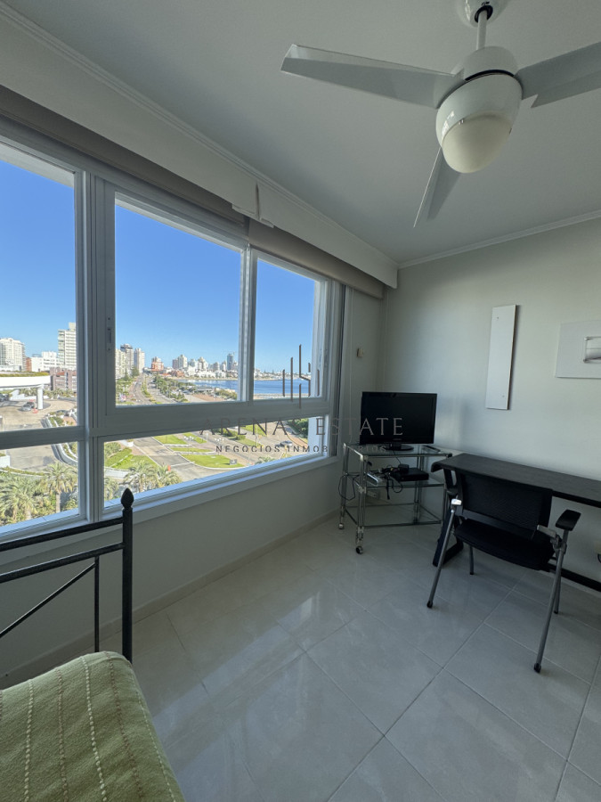 Apartamento ID.3683 - Apartamento de 3 dormitorios en venta en Punta del Este en primera linea de la Mansa 