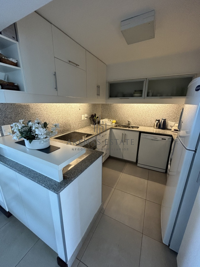 Apartamento ID.1845 - Excepcional apartamento de 3 dormitorios zona Mansa , Punta del este 