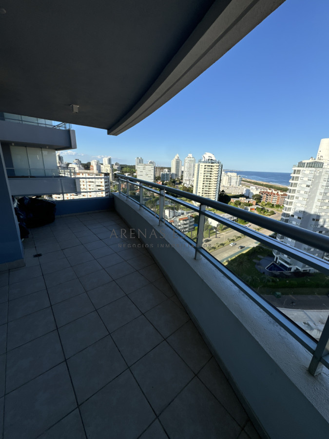 Apartamento ID.3181 - Apartamento de 3 dormitorios en zona chiverta , Punta del Este 
