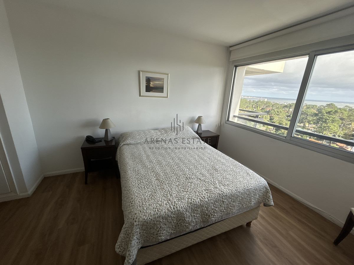 Apartamento ID.2403 - Apartamento en venta de dos dormitorios Ubicado en Roosevelt Punta del Este 