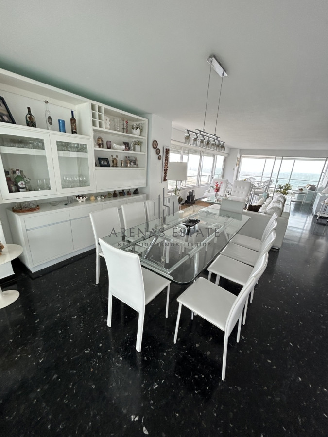 Apartamento ID.1973 - Espectacular apartamento en venta en zona de la Brava , 3 dormitorios mas servicio 