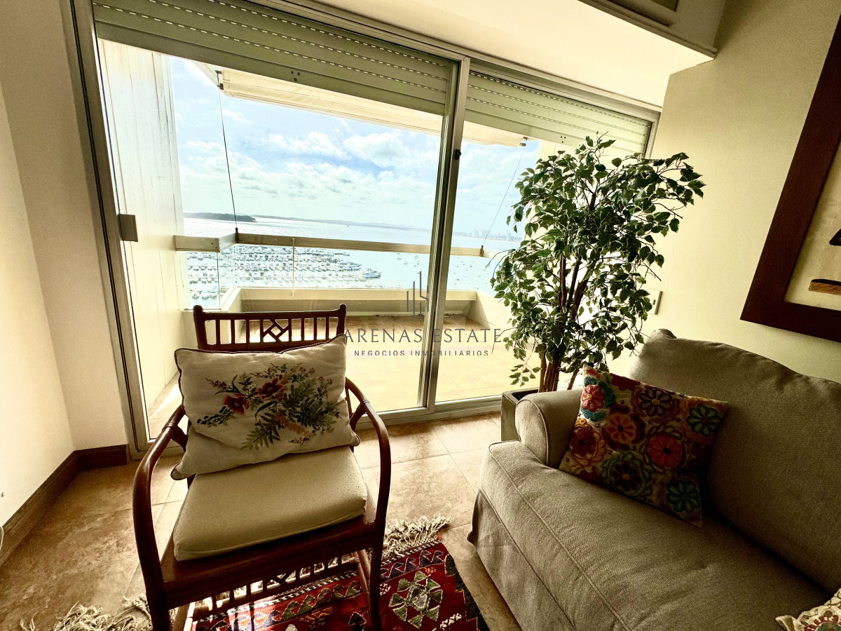 Apartamento ID.3560 - Apartamento de 3 dormitorios en venta en Punta del Este 