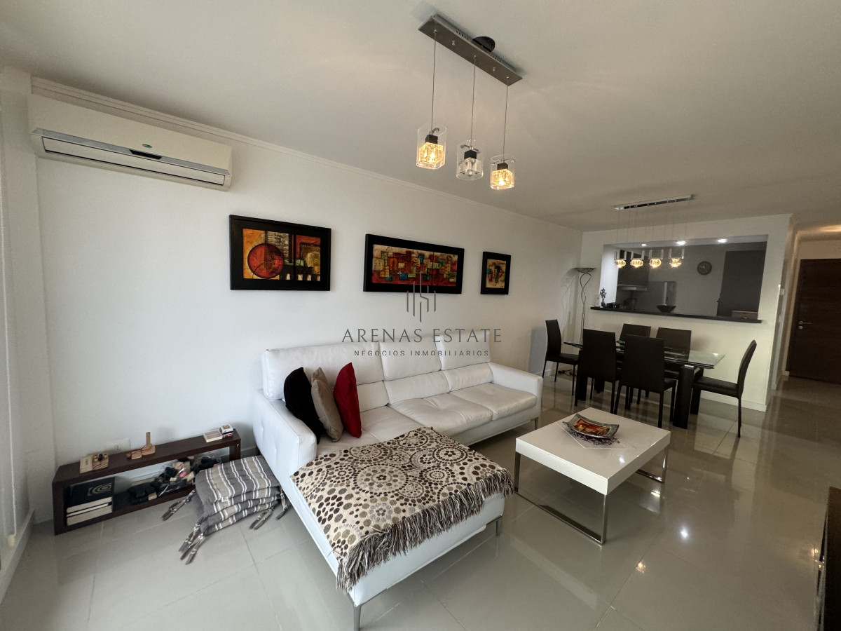 Apartamento ID.3594 - Apartamento en venta de 3 dormitorios , Punta del Este Zona Chiverta 