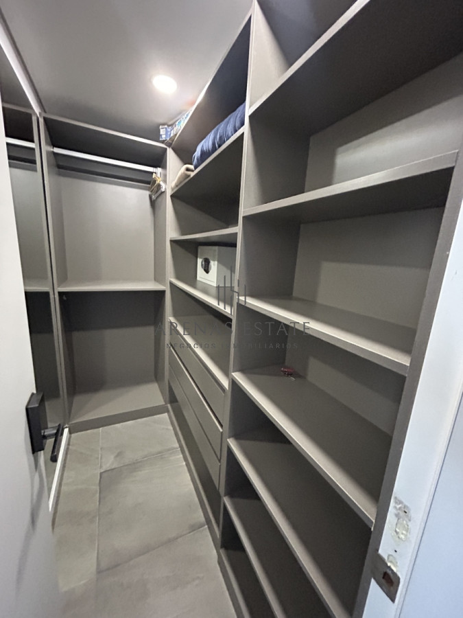 Apartamento ID.2123 - Penthouse en venta en Punta del Este , zona mansa , 3 Dormitorios más servicio 