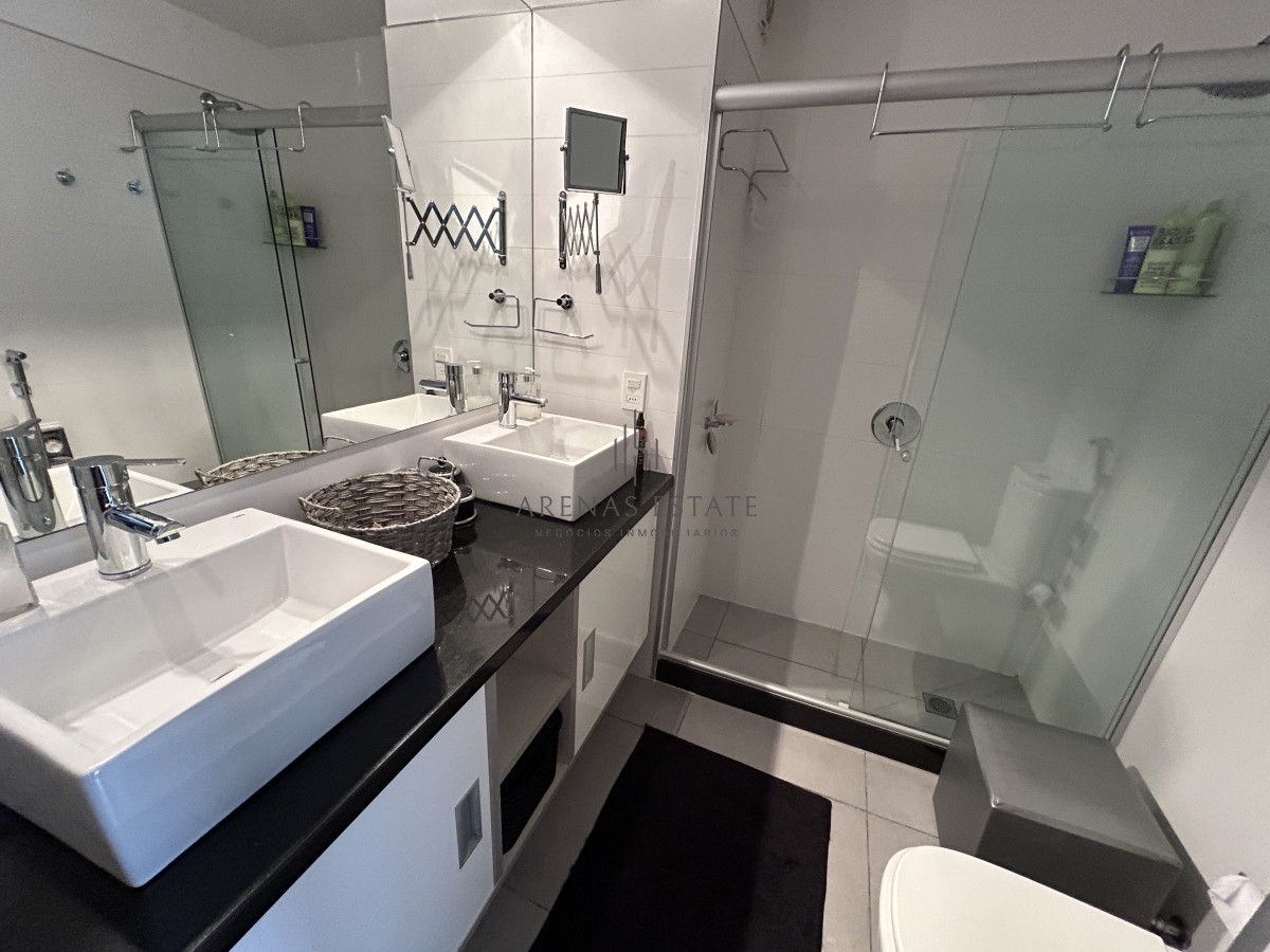 Apartamento ID.2550 - Apartamento de dos dormitorios en venta en zona del Puerto de Punta del Este 