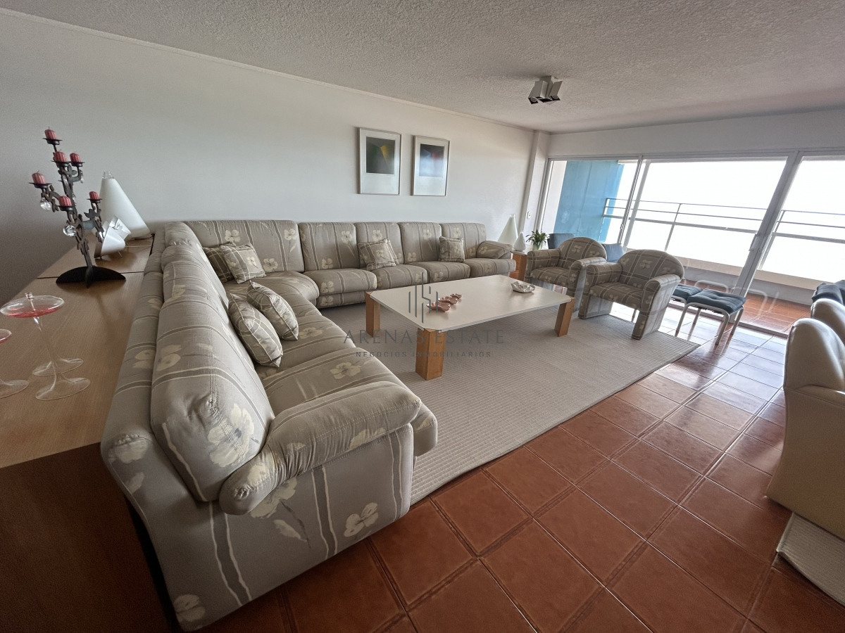 Apartamento ID.1731 - Apartamento de 3 dormitorios . primera linea Punta del Este 