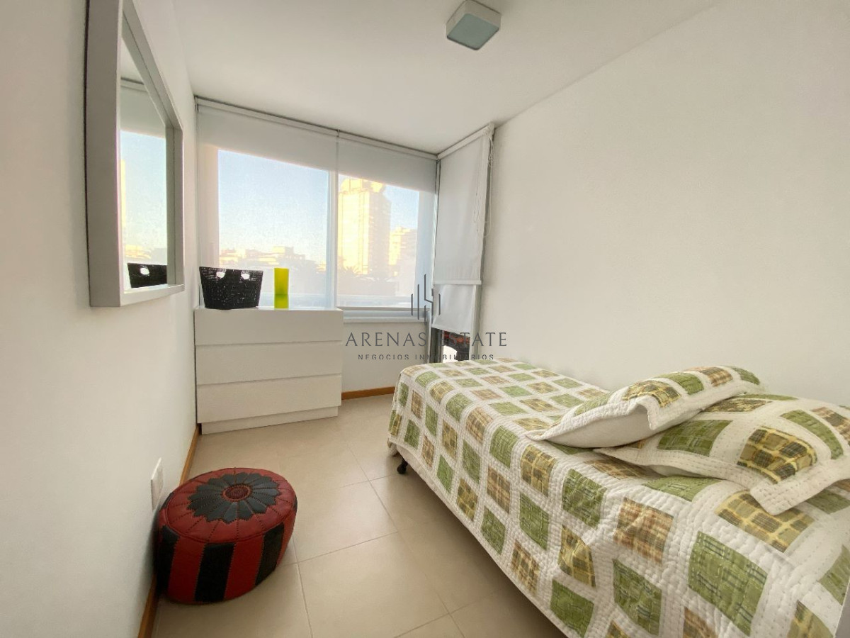Apartamento ID.2042 - Apartamento de 3 dormitorios en alquiler , Punta del Este 