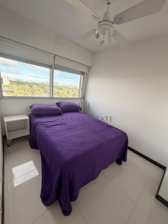 Apartamento ID.260 - Oportunidad en Roosevelt, apartamento de 3 dormitorios , reciclado 