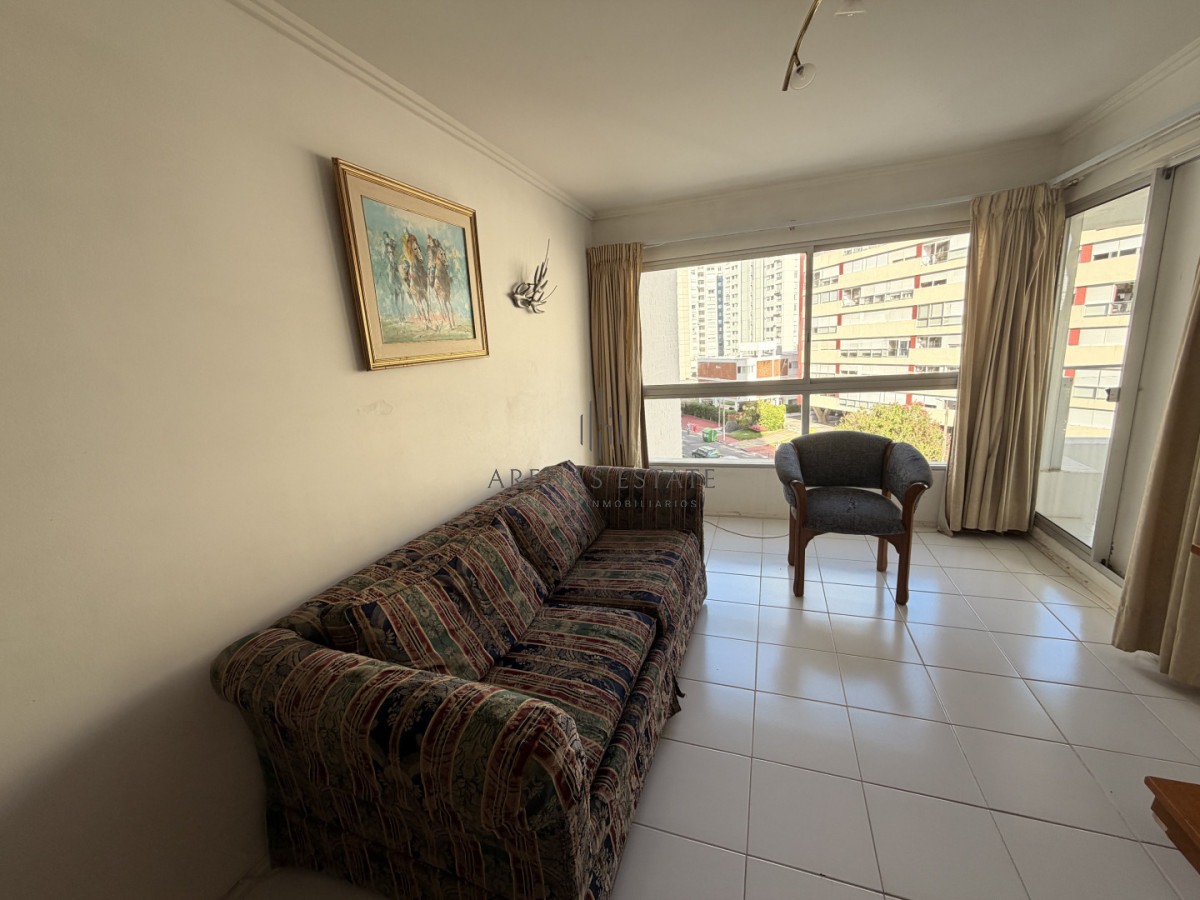 Apartamento ID.2666 - Apartamemento en venta de 1 dormitorio y medio en Punta del Este 