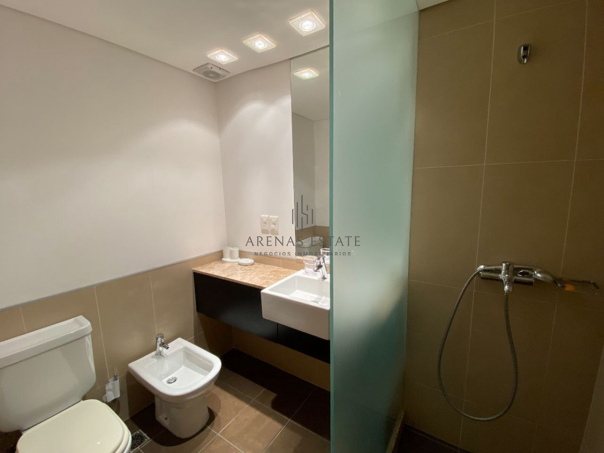Apartamento ID.2042 - Apartamento de 3 dormitorios en alquiler , Punta del Este 